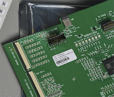 Une étiquette i7500 d’une grande clarté sur un circuit imprimé. 